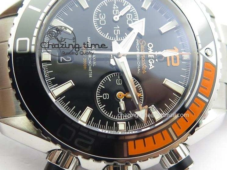 0715 UrbanChic Master Chronometer 45mm SS JHF Black Dial On SS Bracelet A 8248